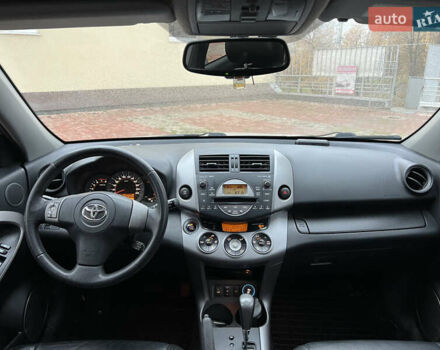 Бежевий Тойота РАВ 4, об'ємом двигуна 2 л та пробігом 230 тис. км за 10300 $, фото 4 на Automoto.ua
