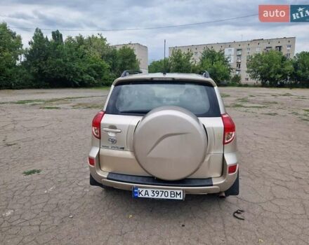 Бежевий Тойота РАВ 4, об'ємом двигуна 2 л та пробігом 193 тис. км за 9999 $, фото 8 на Automoto.ua