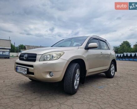 Бежевий Тойота РАВ 4, об'ємом двигуна 2 л та пробігом 193 тис. км за 9999 $, фото 2 на Automoto.ua