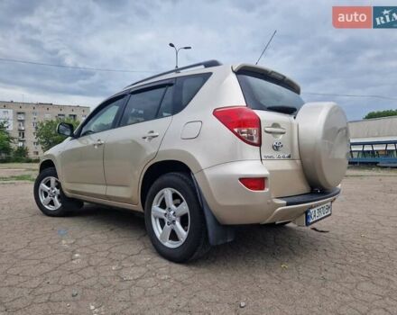 Бежевий Тойота РАВ 4, об'ємом двигуна 2 л та пробігом 193 тис. км за 9999 $, фото 7 на Automoto.ua
