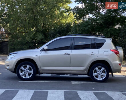 Бежевий Тойота РАВ 4, об'ємом двигуна 2 л та пробігом 253 тис. км за 9299 $, фото 2 на Automoto.ua