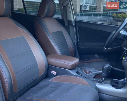 Бежевий Тойота РАВ 4, об'ємом двигуна 2 л та пробігом 253 тис. км за 9299 $, фото 15 на Automoto.ua