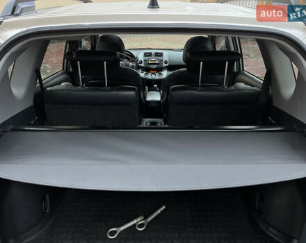 Бежевий Тойота РАВ 4, об'ємом двигуна 2 л та пробігом 230 тис. км за 10300 $, фото 23 на Automoto.ua