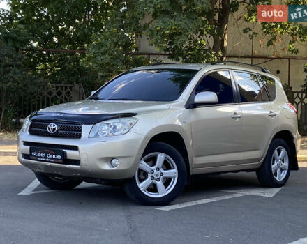 Бежевий Тойота РАВ 4, об'ємом двигуна 2 л та пробігом 253 тис. км за 9299 $, фото 6 на Automoto.ua