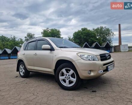 Бежевий Тойота РАВ 4, об'ємом двигуна 2 л та пробігом 193 тис. км за 9999 $, фото 6 на Automoto.ua