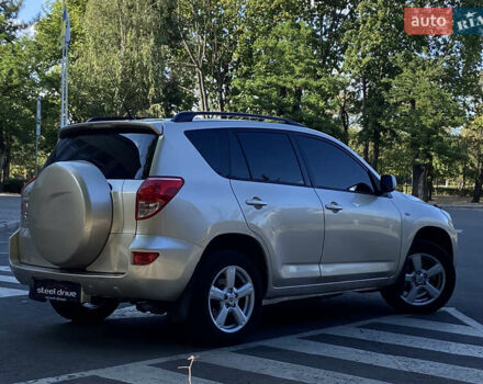 Бежевий Тойота РАВ 4, об'ємом двигуна 2 л та пробігом 253 тис. км за 9299 $, фото 7 на Automoto.ua