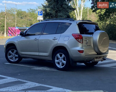 Бежевий Тойота РАВ 4, об'ємом двигуна 2 л та пробігом 253 тис. км за 9299 $, фото 4 на Automoto.ua