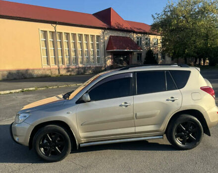 Бежевый Тойота РАВ 4, объемом двигателя 2 л и пробегом 249 тыс. км за 9500 $, фото 16 на Automoto.ua