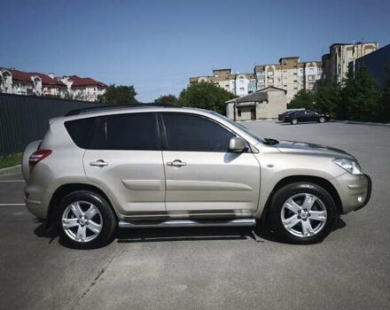 Бежевый Тойота РАВ 4, объемом двигателя 2 л и пробегом 240 тыс. км за 11799 $, фото 9 на Automoto.ua