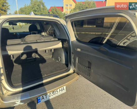 Бежевый Тойота РАВ 4, объемом двигателя 2 л и пробегом 249 тыс. км за 9500 $, фото 12 на Automoto.ua