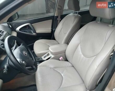 Бежевий Тойота РАВ 4, об'ємом двигуна 2.36 л та пробігом 203 тис. км за 9300 $, фото 16 на Automoto.ua