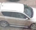 Бежевый Тойота РАВ 4, объемом двигателя 2 л и пробегом 250 тыс. км за 10700 $, фото 1 на Automoto.ua