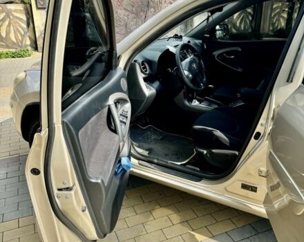 Бежевий Тойота РАВ 4, об'ємом двигуна 2 л та пробігом 233 тис. км за 8900 $, фото 18 на Automoto.ua