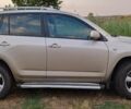 Бежевый Тойота РАВ 4, объемом двигателя 2 л и пробегом 250 тыс. км за 10700 $, фото 1 на Automoto.ua