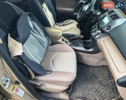 Бежевий Тойота РАВ 4, об'ємом двигуна 2.4 л та пробігом 160 тис. км за 11000 $, фото 7 на Automoto.ua