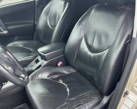 Бежевый Тойота РАВ 4, объемом двигателя 2 л и пробегом 235 тыс. км за 9500 $, фото 9 на Automoto.ua