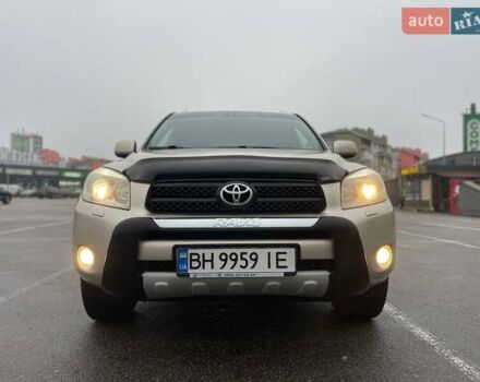 Бежевый Тойота РАВ 4, объемом двигателя 2 л и пробегом 235 тыс. км за 9500 $, фото 4 на Automoto.ua
