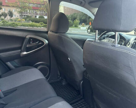 Бежевый Тойота РАВ 4, объемом двигателя 2 л и пробегом 249 тыс. км за 9500 $, фото 7 на Automoto.ua