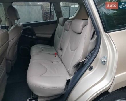 Бежевий Тойота РАВ 4, об'ємом двигуна 2.36 л та пробігом 203 тис. км за 9300 $, фото 15 на Automoto.ua