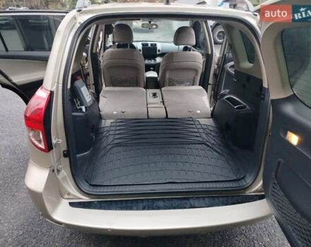 Бежевий Тойота РАВ 4, об'ємом двигуна 2.36 л та пробігом 203 тис. км за 9300 $, фото 14 на Automoto.ua