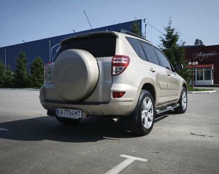 Бежевый Тойота РАВ 4, объемом двигателя 2 л и пробегом 240 тыс. км за 11799 $, фото 14 на Automoto.ua