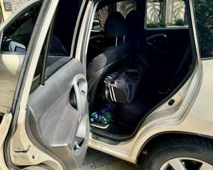 Бежевий Тойота РАВ 4, об'ємом двигуна 2 л та пробігом 233 тис. км за 8900 $, фото 15 на Automoto.ua