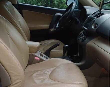 Бежевый Тойота РАВ 4, объемом двигателя 2 л и пробегом 250 тыс. км за 10700 $, фото 4 на Automoto.ua