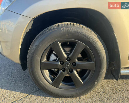 Бежевый Тойота РАВ 4, объемом двигателя 2 л и пробегом 249 тыс. км за 9500 $, фото 10 на Automoto.ua