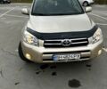 Бежевий Тойота РАВ 4, об'ємом двигуна 2 л та пробігом 180 тис. км за 8700 $, фото 1 на Automoto.ua