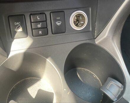 Бежевий Тойота РАВ 4, об'ємом двигуна 2 л та пробігом 130 тис. км за 7200 $, фото 7 на Automoto.ua