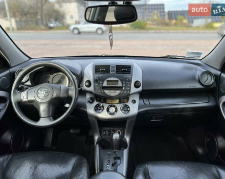 Бежевый Тойота РАВ 4, объемом двигателя 2 л и пробегом 160 тыс. км за 7950 $, фото 38 на Automoto.ua