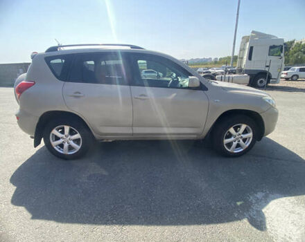 Бежевый Тойота РАВ 4, объемом двигателя 2 л и пробегом 120 тыс. км за 7500 $, фото 2 на Automoto.ua