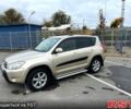 Бежевый Тойота РАВ 4, объемом двигателя 2 л и пробегом 170 тыс. км за 11900 $, фото 1 на Automoto.ua