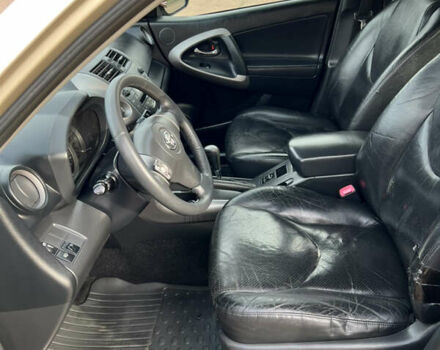 Бежевый Тойота РАВ 4, объемом двигателя 2 л и пробегом 160 тыс. км за 7950 $, фото 22 на Automoto.ua