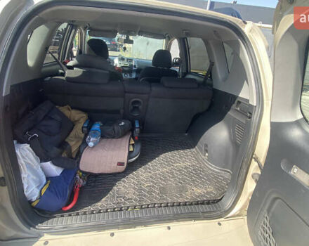 Бежевый Тойота РАВ 4, объемом двигателя 2 л и пробегом 120 тыс. км за 7500 $, фото 15 на Automoto.ua