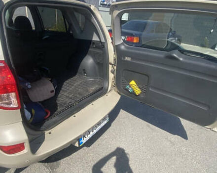 Бежевый Тойота РАВ 4, объемом двигателя 2 л и пробегом 120 тыс. км за 7500 $, фото 14 на Automoto.ua