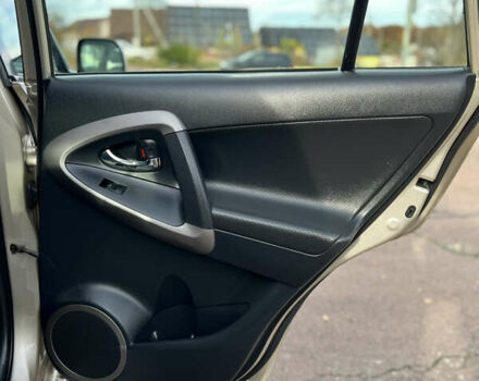 Бежевый Тойота РАВ 4, объемом двигателя 2 л и пробегом 160 тыс. км за 7950 $, фото 37 на Automoto.ua