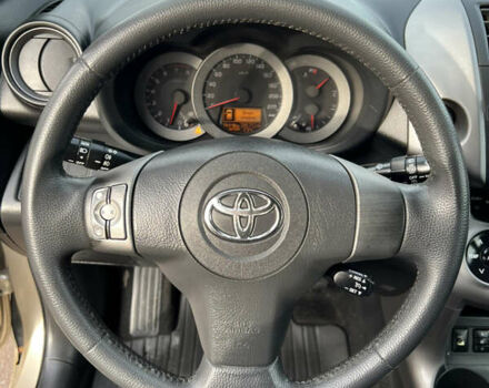 Бежевый Тойота РАВ 4, объемом двигателя 2 л и пробегом 160 тыс. км за 7950 $, фото 41 на Automoto.ua