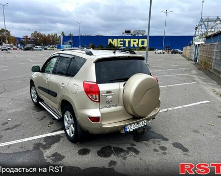 Бежевый Тойота РАВ 4, объемом двигателя 2 л и пробегом 170 тыс. км за 11900 $, фото 8 на Automoto.ua