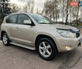 Бежевый Тойота РАВ 4, объемом двигателя 2 л и пробегом 160 тыс. км за 7950 $, фото 6 на Automoto.ua