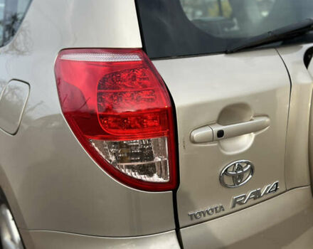 Бежевый Тойота РАВ 4, объемом двигателя 2 л и пробегом 160 тыс. км за 7950 $, фото 17 на Automoto.ua