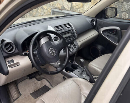 Бежевий Тойота РАВ 4, об'ємом двигуна 2.4 л та пробігом 264 тис. км за 9100 $, фото 8 на Automoto.ua