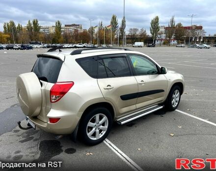 Бежевый Тойота РАВ 4, объемом двигателя 2 л и пробегом 170 тыс. км за 11900 $, фото 7 на Automoto.ua