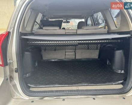 Бежевый Тойота РАВ 4, объемом двигателя 2.4 л и пробегом 217 тыс. км за 12500 $, фото 6 на Automoto.ua