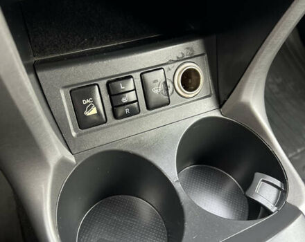 Бежевый Тойота РАВ 4, объемом двигателя 2 л и пробегом 160 тыс. км за 7950 $, фото 48 на Automoto.ua