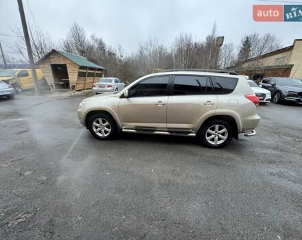 Бежевый Тойота РАВ 4, объемом двигателя 2.4 л и пробегом 217 тыс. км за 12500 $, фото 2 на Automoto.ua