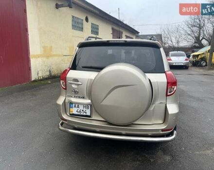 Бежевый Тойота РАВ 4, объемом двигателя 2.4 л и пробегом 217 тыс. км за 12500 $, фото 7 на Automoto.ua