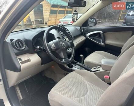 Бежевый Тойота РАВ 4, объемом двигателя 2.4 л и пробегом 217 тыс. км за 12500 $, фото 3 на Automoto.ua