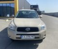 Бежевий Тойота РАВ 4, об'ємом двигуна 2 л та пробігом 130 тис. км за 7200 $, фото 1 на Automoto.ua