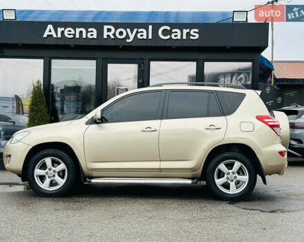 Бежевий Тойота РАВ 4, об'ємом двигуна 2 л та пробігом 157 тис. км за 13400 $, фото 4 на Automoto.ua